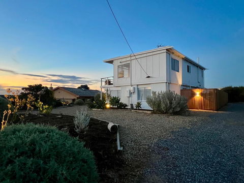 NEW Magpie Sands - 3 Bedroom Home - Downstairs Only, 1 Min Walk To Aldinga Beach - Redcliffe Tourism 1