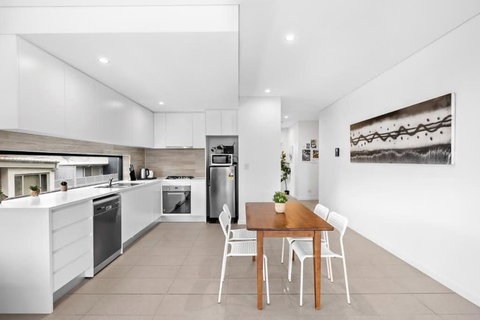 New Modern 2BR 2baths Apt In Homebush Sleeps 6 - Redcliffe Tourism 3