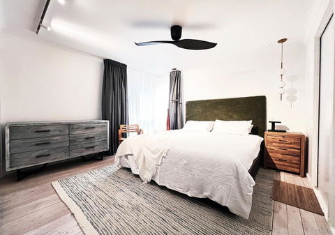 NEW Serene Modern Oasis - Redcliffe Tourism 1