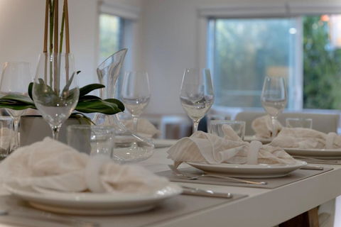 Newsom House - Stylish & Elegant Home With 4 King Beds - Redcliffe Tourism 1