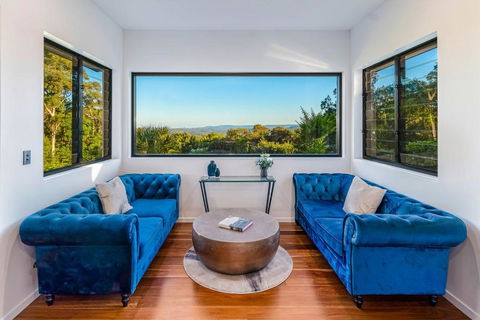 Ninderry Manor-Spectacular Hinterland Retreat - Redcliffe Tourism 1