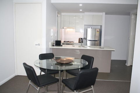 North Sydney Wyndel Apartments-MIL1005 - Redcliffe Tourism 2