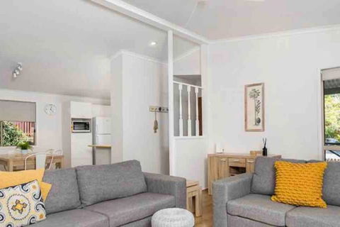 NORTH BYRON BEACH HOUSE Surf Sun Sand - Redcliffe Tourism 1