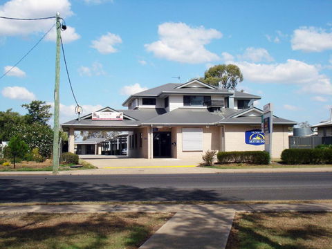 Oakey Motor Inn - Redcliffe Tourism 0