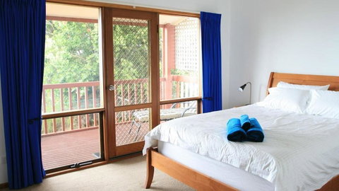 Ocean Blue KI. Absolute Ocean Front, Free WiFi - Redcliffe Tourism 1