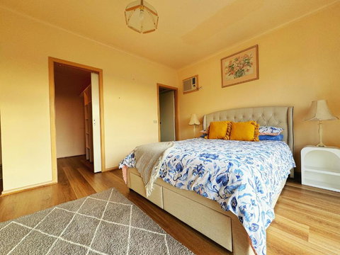 Oceanview 4B2B Two-story House With Big Balcony! - Redcliffe Tourism 2