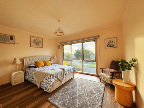 Oceanview 4B2B Two-story House With Big Balcony! - Redcliffe Tourism 1