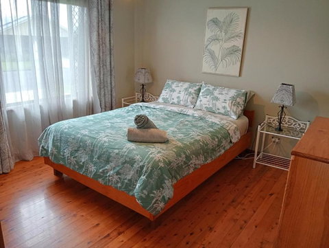 Oleander Cottage - Redcliffe Tourism 1