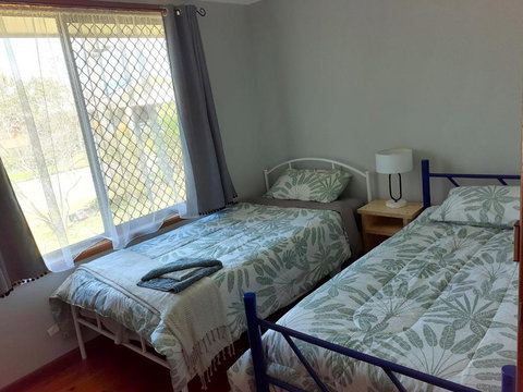 Oleander Cottage - Redcliffe Tourism 2