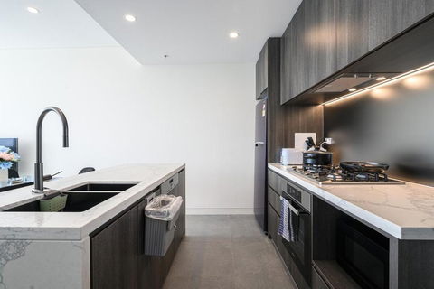 Olympic Park Stylish Apt With Gym Pool Good View - Redcliffe Tourism 3