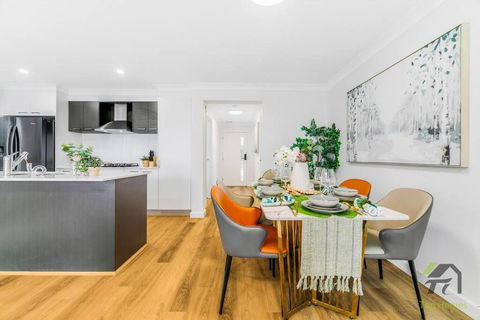 Opulence Oasis House In Colebee - Redcliffe Tourism 3