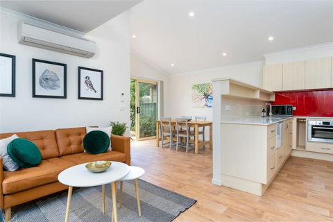 Peaceful 1BR Courtyard Unit In Quiet Dickson - Redcliffe Tourism 2