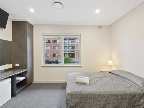 Padstow Park Hotel - Redcliffe Tourism 1