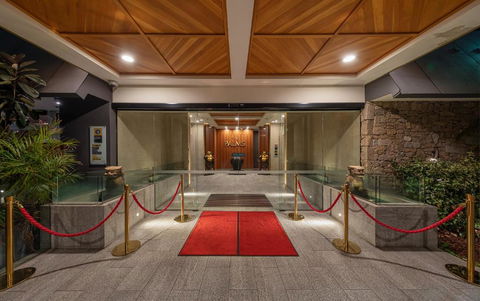 Palms Hotel - Redcliffe Tourism 0