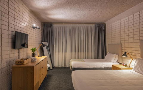 Palms Hotel - Redcliffe Tourism 2