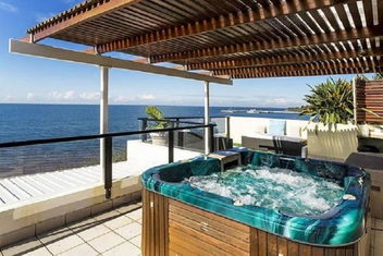 Pandanus Apartment with Redcliffe Tourism