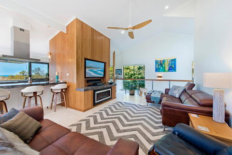Panorama Beach House - Redcliffe Tourism 3