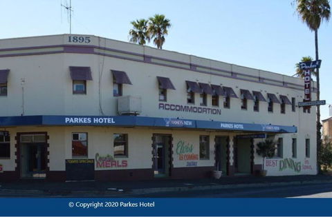 Parkes Hotel - Redcliffe Tourism 0