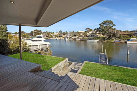 Pelican Brief - Redcliffe Tourism 3