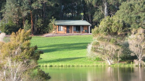Pemberton Lake View Chalets - Redcliffe Tourism 1