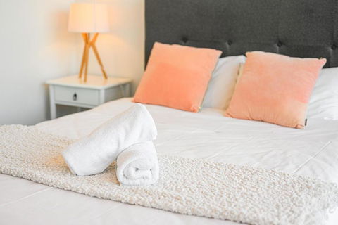 Penrith 3Br Apt Close ToTrain Station & Shopping - Redcliffe Tourism 1