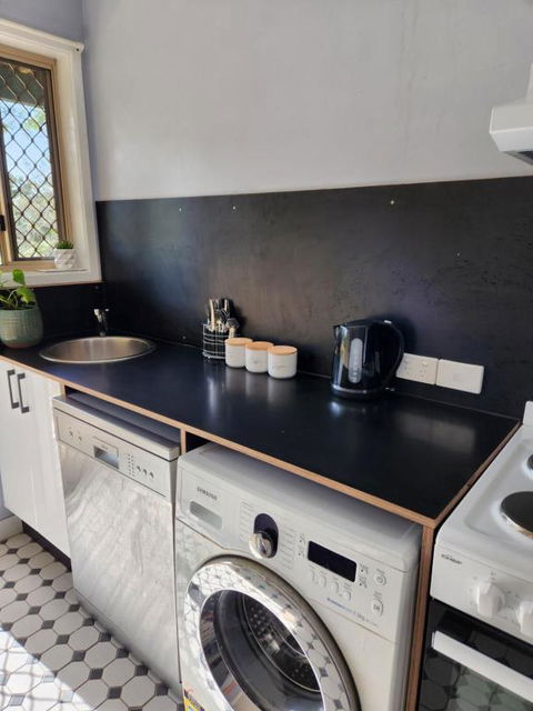 Poinciana Room - Redcliffe Tourism 3