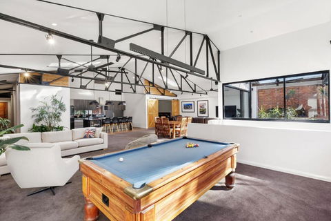 Platinum Precinct - The Penthouse - Redcliffe Tourism 1