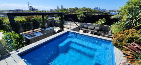 Penthouse Perfection With Private Rooftop Pool - Redcliffe Tourism 0