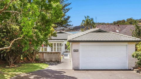 Pine Tree Cottage - Waterfront - Redcliffe Tourism 1