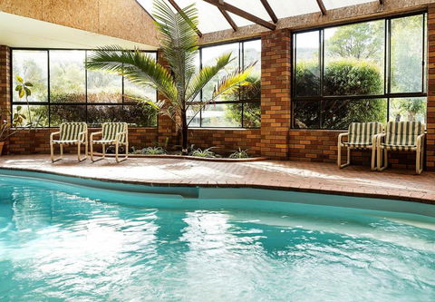 Pinnacle Holiday Lodge - Redcliffe Tourism 0