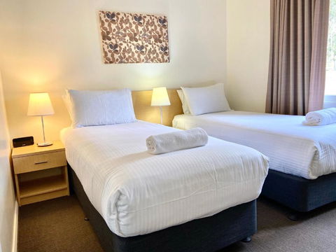 Pokolbin Village Estate - Redcliffe Tourism 1