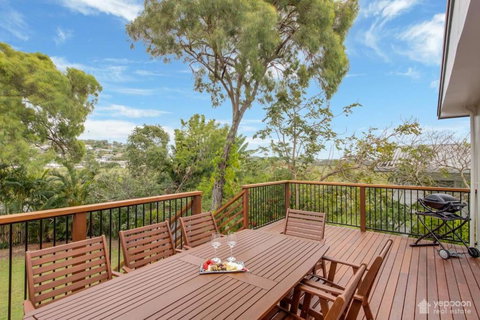 Poppies Cottage - Cooee Bay Beachside Retreat - Redcliffe Tourism 0