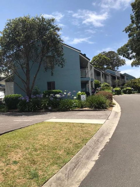 Poppies Lakeview Terrace - 2 Bedroom - Redcliffe Tourism 1