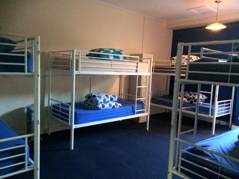 Port Adelaide Backpackers - Redcliffe Tourism 3
