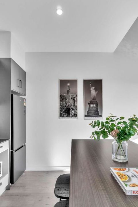 Portside Paradise - Steps Away From The Port - Redcliffe Tourism 1