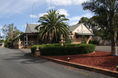 Picton Valley Motel Australia - Redcliffe Tourism 0