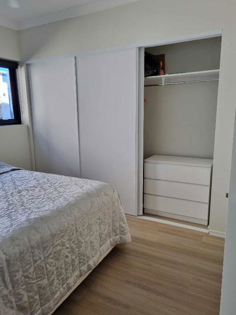 Private Bedroom And Bathroom In A Shared Apartment - Redcliffe Tourism 1