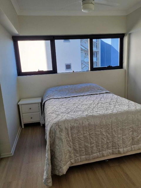 Private Bedroom And Bathroom In A Shared Apartment - Redcliffe Tourism 2