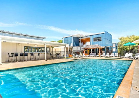 Preston Beach Retreat - Apt 7 - Redcliffe Tourism 0