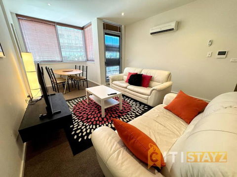 Pretty Penthouse - Close To ANU - Redcliffe Tourism 1