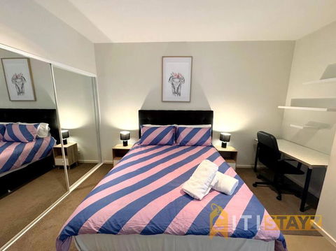 Pretty Penthouse - Close To ANU - Redcliffe Tourism 3