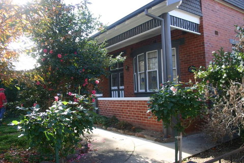 Primrose Cottage - Redcliffe Tourism 1