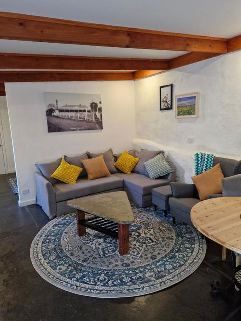 Private Guesthouse - Redcliffe Tourism 0