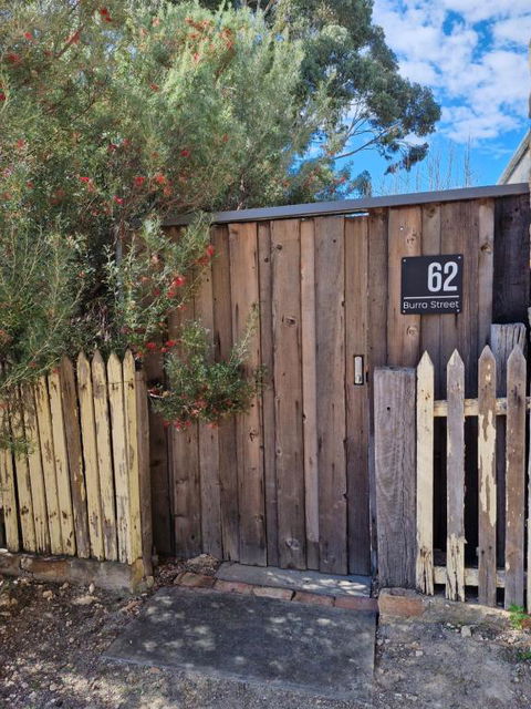 Private Guesthouse - Redcliffe Tourism 1