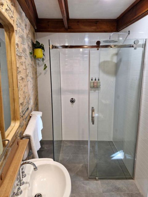 Private Guesthouse - Redcliffe Tourism 3