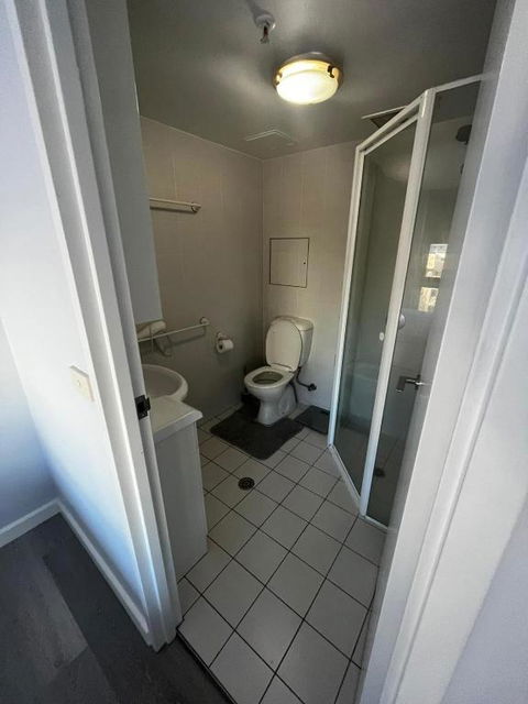 Private Room With Ensuite In The CBD - Redcliffe Tourism 3