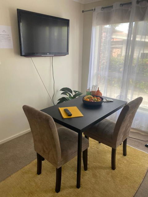 Private Room With Ensuite And Parking Close To Wollongong CBD - Redcliffe Tourism 1