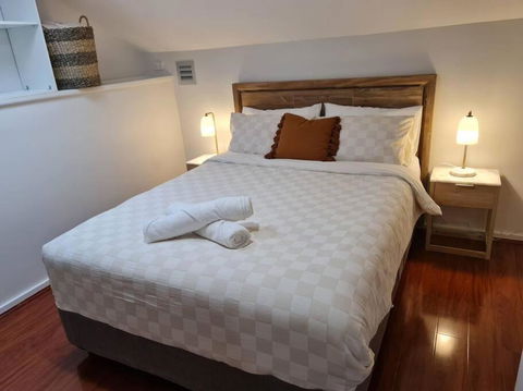 Private & Cosy Two Storey Guest House - Redcliffe Tourism 2