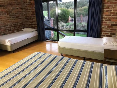 Prom Coast Holiday Lodge - Redcliffe Tourism 2