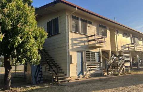 Q Lux Inn Emerald - Redcliffe Tourism 0